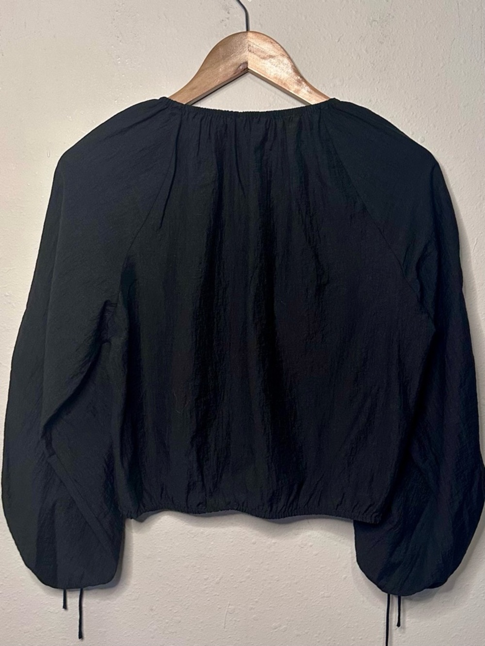 & other stories | gathered/drawcord detail top black - Picture 7 of 9